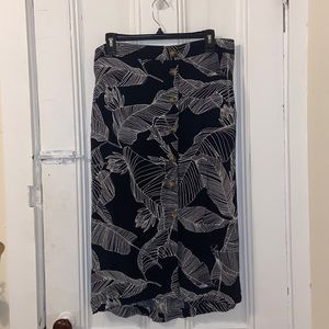 Express Black and White Print Midi Skirt NWT